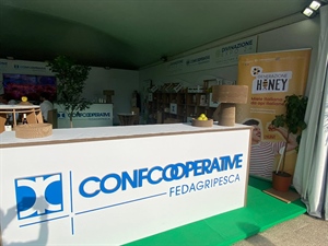 CON CONFCOOPERATIVE FEDAGRIPESCA e MIELE IN COOPERATIVA,  L’APICOLTURA DI TERRITORIO TRA I PROTAGONISTI DEL G7 AGRICOLTURA E PESCA 2024